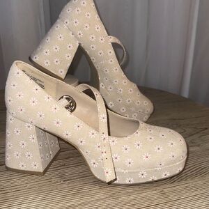 Madden Girl Cream Floral Platform Heels flowers pattern